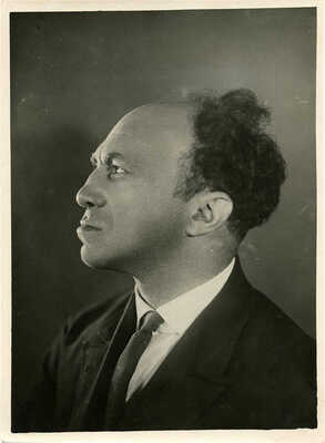 Фотография художественного руководителя театра и заслуженного артиста Республики С.М. Михоэлса / Фот. Б.Д. Фабисовича. М.: Моссоюзфото, [1935].